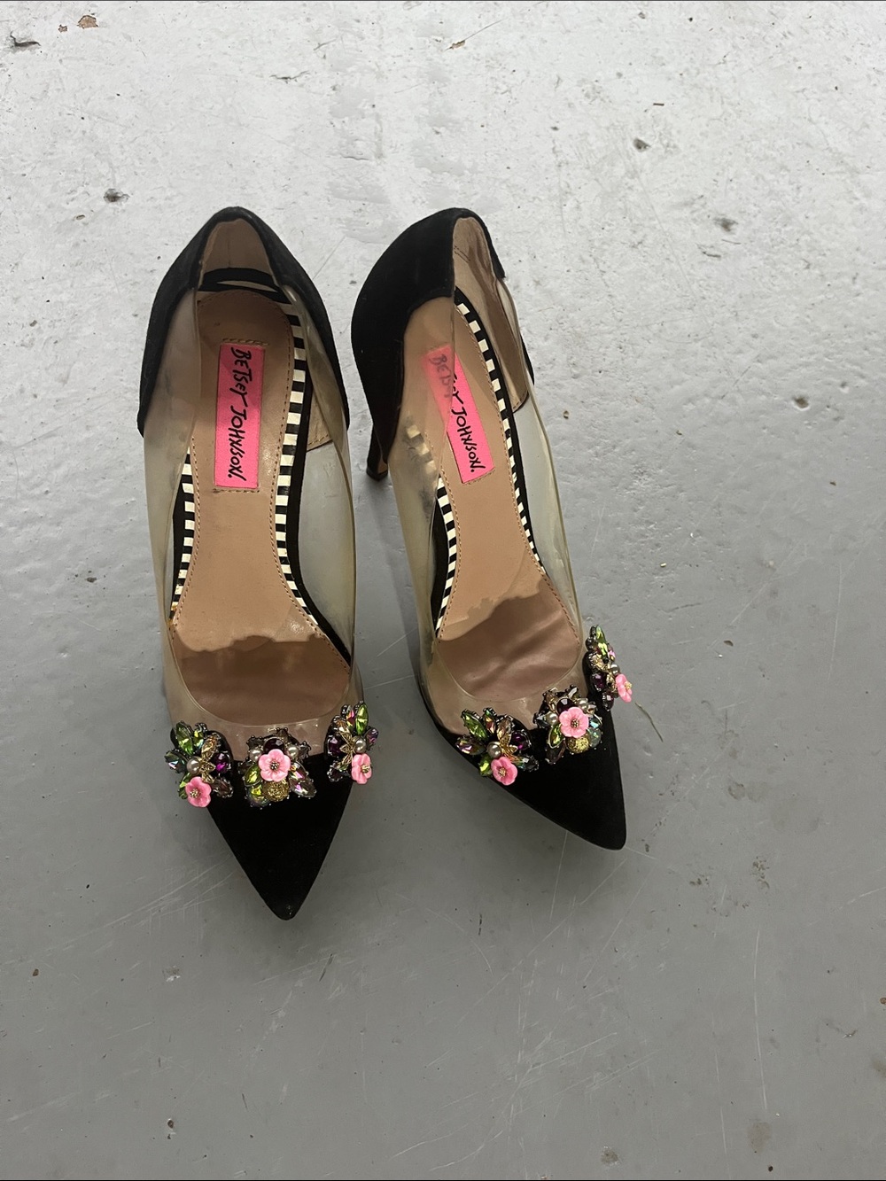 Betsey Johnson Black Pointed Toe Heels with Pink Floral Jewel Accents 7.5